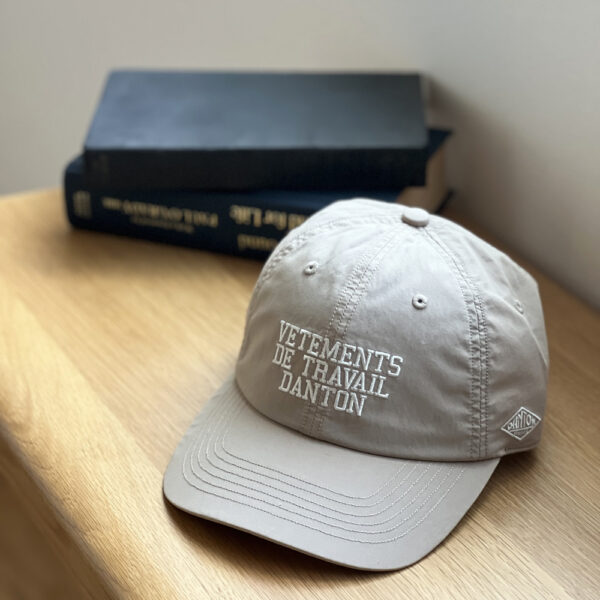 毎日のコーディネートにちょうどいい存在感。DANTONキャップ特集。